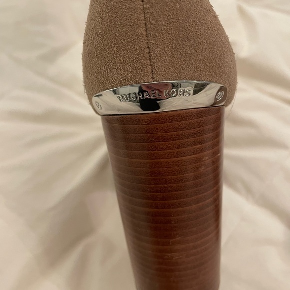 Suede Michael Kors Regina Boot in Beige 8 - Picture 10 of 11